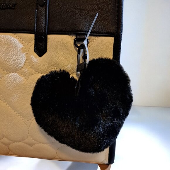 Betsey Johnson XOBECCA-H White & Black Tote NWT - Picture 4 of 15